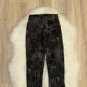 Lululemon logo leggings!